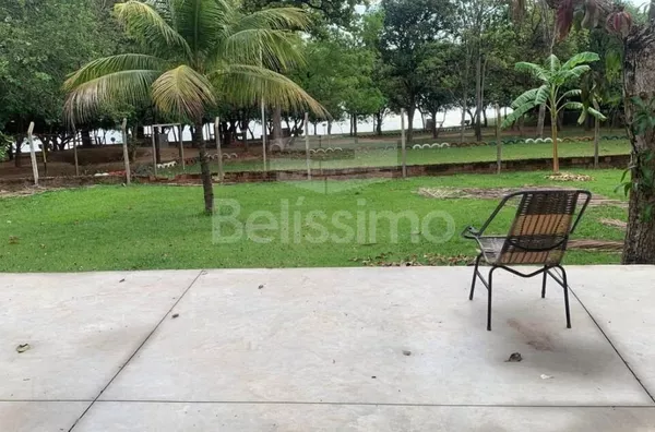 Rancho a 28km do trevo do shopping de Três Lagoas as margens do rio Sucuriú