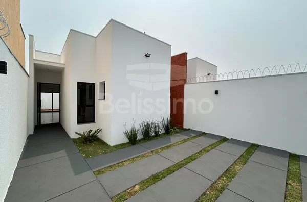 Casa para venda 3 quarto(s), sendo 1 suíte, sala, cozinha, banheiro social, lavanderia coberta e espaço na frente e fundo.