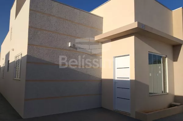 Casa para venda 2 quarto(s) sendo 1 suíte, sala, cozinha  banheiro social, lavanderia coberta e garagem para 1 carro.