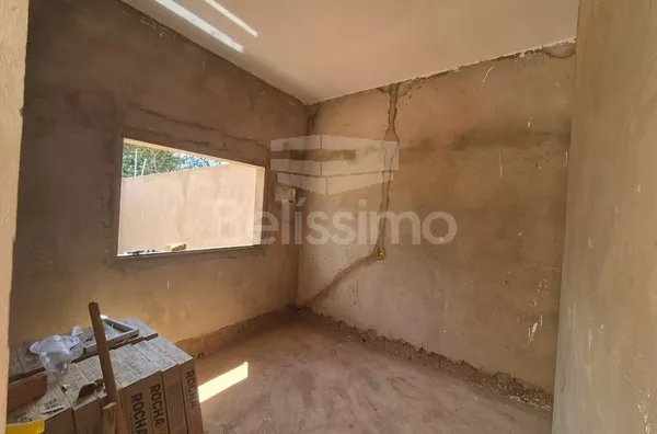 Casa no bairro Carandá com 03(Três) quarto(s), 1(Uma) sala, 1 (Uma) cozinha funcional, 1(Um) banheiro e garagem para até 3 carros. - Foto 4