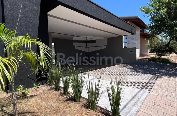 Casa excelente localizada no Condomínio Costa Leste. Casa com 03 (Três) quartos, sendo 01 (um) suíte, 02 (dois) banheiros, 01(um) lavabo, 01 (uma) sala com pé direito alto, 01 (uma) cozinha com balcão, 01 (um) hall, 01 (uma) lavanderia e com garagem para - Foto 2