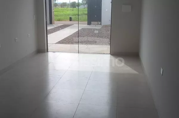 Casa á venda no bairro Bela Vista da Lagoa. contendo 02(dois) quartos, sendo uma suíte, 01(uma) sala de estar, 01(um) hall, 01(um) banheiro social, 01(uma) cozinha, 01(uma) lavanderia coberta, garagem para 2 carros . Obs: Espaço para ampliação.  Área Cons