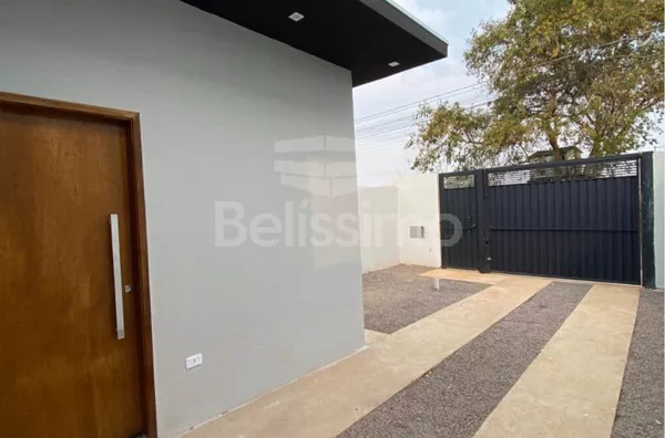 Linda casa no bairro Mais Parque, casa bem localizada. Casa contendo, 3 (Três) Quartos, sendo 1 (Uma) suíte, 2 (Dois) Banheiros, Sala de TV, Cozinha, Lavanderia coberta e garagem para dois carros.