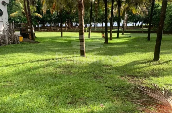 Rancho a 28km do trevo do shopping de Três Lagoas as margens do rio Sucuriú