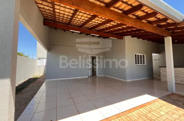 Casa localizada no bairro jardim dos Ipês IV, contendo 3 quarto(s) sendo 1 suíte, cozinha, banheiro social, lavanderia coberta, garagem para 2 carros e piscina.