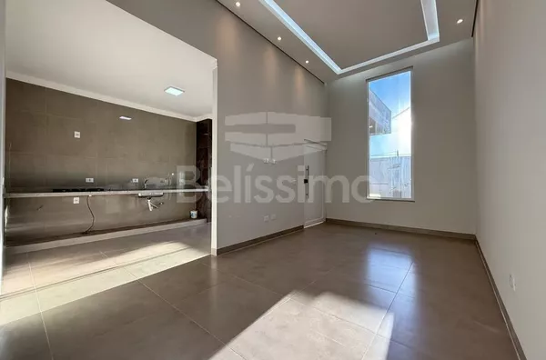 Casa com excelente localização no Jardim Morumbi. Casa Contendo: 03 (Três) Quartos, sendo 01 (Uma) suíte, 01 (Uma) Sala de TV, 01 (Uma) Cozinha, 02 (Dois) Banheiros, 01 (Uma) Área de serviço coberta, Garagem para 2 carros.