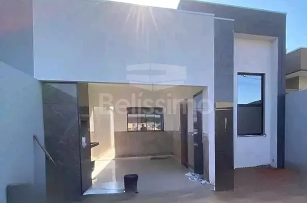 Casa para venda, bairro Bela Vista, contendo: 3 quarto(s) sendo 1 suíte, sala ampla, cozinha c/ planejados, 2 banheiros c/ planejados, lavanderia coberta, área de churrasco, e garagem p/ 3 carros