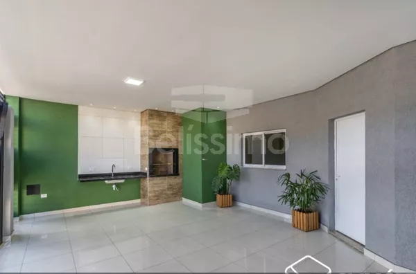 Casa com excelente localização no bairro Interlagos. Casa contendo: 02 (Dois) Quartos, sendo 01 suíte, 02 (Dois) Banheiros ,Cozinha com planejado, Sala, Lavanderia coberta, Área gourmet, Garagem coberta P/ 2 Carros.