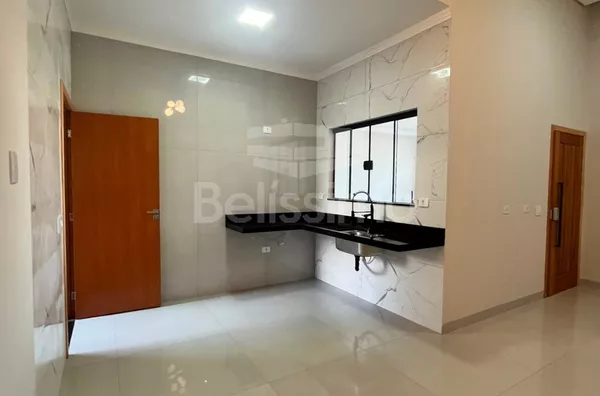 Casa para venda, bairro Bela Vista, contendo: 3 quarto(s) sendo 1 suíte, sala ampla, cozinha c/ planejados, 2 banheiros c/ planejados, lavanderia coberta, área de churrasco, e garagem p/ 3 carros