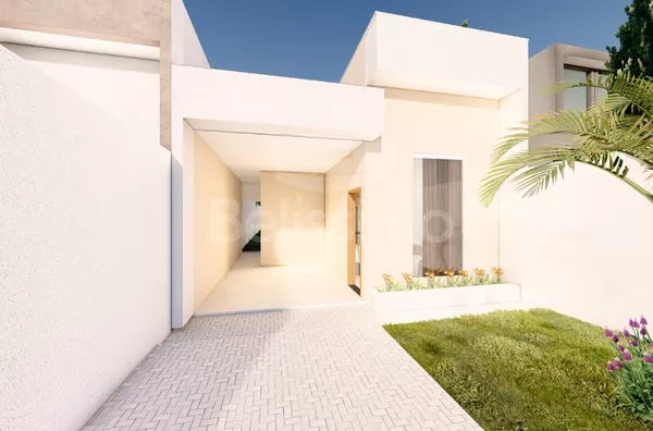 Casa com excelente localização no Bela vista da Lagoa. Casa Contendo: 03 (Três) Quartos, sendo 01 (Uma) Suíte, 01 (Uma) Sala com pé direito amplo, 01 (Uma) Cozinha, 02 (Dois) Banheiros, 01 (Uma) Área de serviço coberta, Garagem para 02 carros