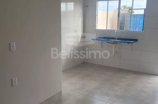 Casa no Loteamento OT , contendo os seguintes cômodos: 02 (dois) quartos, sendo uma suíte, 02(dois) banheiros, 01 (uma) cozinha, 01 uma) sala TV. 1(uma) lavanderia, garagem