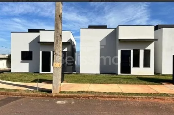 Casa localizada no bairro Paranpunga, com 02(Dois) quarto(s), 1(Uma) sala, 1 (Uma) cozinha, 1(Um) banheiro, 1(Uma) lavanderia e garagem para 1(Um) carro.