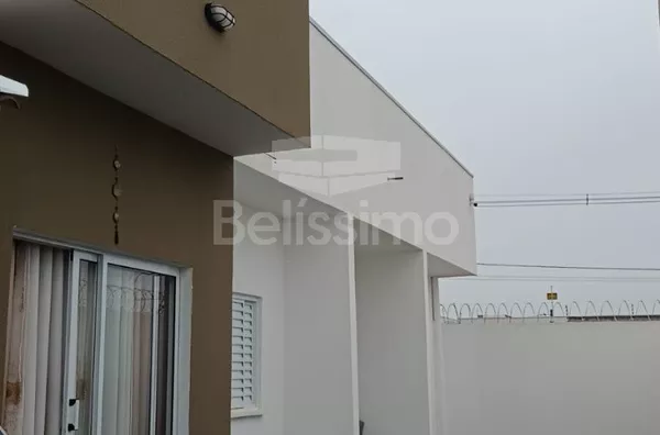 Linda casa no bairro Bela Vista da Lagoa, casa bem localizada. Casa contendo, 2 (Dois) Quartos, sendo 1 (Uma) suíte, 2 (Dois) Banheiros, Sala de TV, Cozinha, Lavanderia coberta e garagem para dois carros.