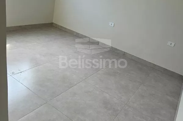 Casa localizada no bairro jardim dos Ipês IV, contendo 2 quarto(s) sendo 1 suíte, sala, cozinha, banheiro social, lavanderia coberta, garagem para 2 carros.