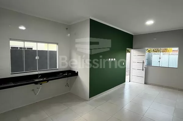 Casa localizada no bairro Jardim Guaporé, com 02(Dois) quarto(s), 1(Uma) sala, 1 (Uma) cozinha, 1(Um) banheiro, 1(Uma) lavanderia e garagem para 1(Um) carro.