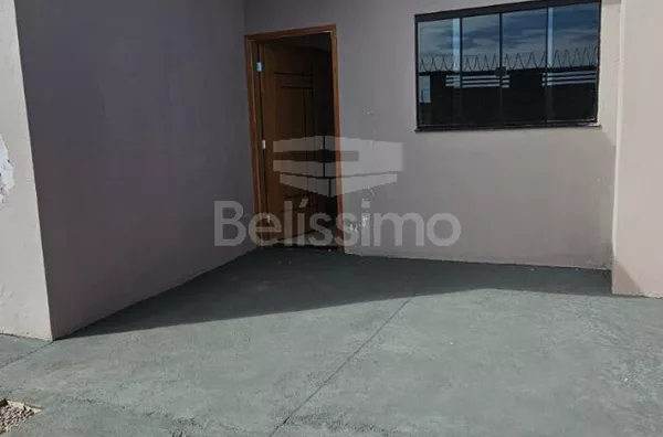 Casa localizada no bairro jardim dos Ipês IV, contendo 2 quarto(s) sendo 1 suíte, sala, cozinha, banheiro social, lavanderia coberta, garagem para 2 carros.