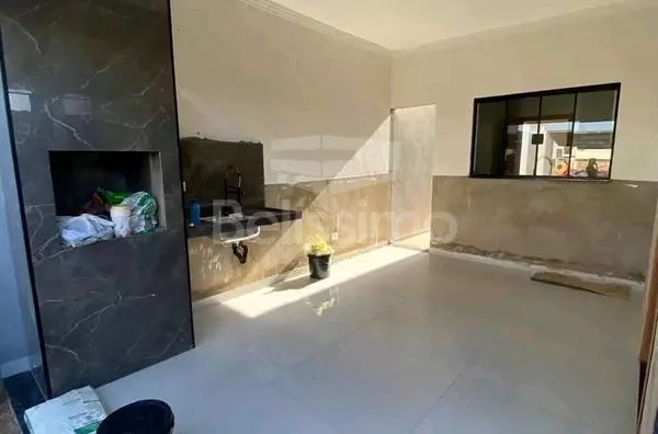 Casa para venda, bairro Bela Vista, contendo: 3 quarto(s) sendo 1 suíte, sala ampla, cozinha c/ planejados, 2 banheiros c/ planejados, lavanderia coberta, área de churrasco, e garagem p/ 3 carros