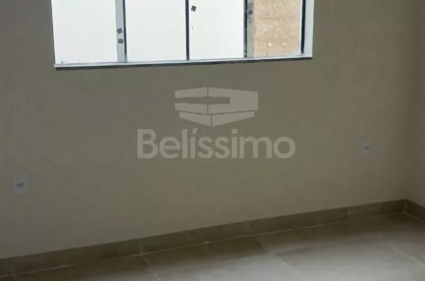 Casa localizada no Bairro Mais Parque, com 3(Três) quarto(s) sendo 1(Uma) suíte, 1(Uma) sala, 1 (Uma) cozinha, 2(Dois) banheiros, 1(Uma) lavanderia e garagem para 1(Um) carro.