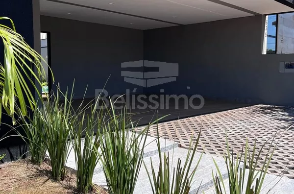 Casa excelente localizada no Condomínio Costa Leste. Casa com 03 (Três) quartos, sendo 01 (um) suíte, 02 (dois) banheiros, 01(um) lavabo, 01 (uma) sala com pé direito alto, 01 (uma) cozinha com balcão, 01 (um) hall, 01 (uma) lavanderia e com garagem para - Foto 3