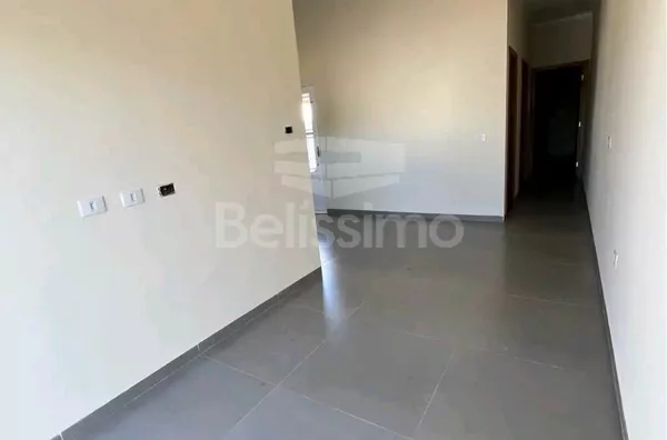 Linda casa no bairro Bela Vista da Lagoa, casa bem localizada. Casa contendo, 2 (Dois) Quartos, sendo 1 (Uma) suíte, 2 (Dois) Banheiros, Sala de TV, Cozinha, Lavanderia coberta e garagem para dois carros.