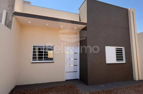 Casa para venda no Jardim dos Ipês com: 2 quartos, sala, cozinha, banheiro social, e garagem para 2 carros