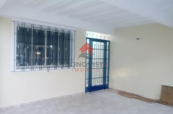 Casa para venda com  2 dormitórios, 2 vagas de garagem cobertas, próximo a metrô, na região da Vl Prudente em São Paulo