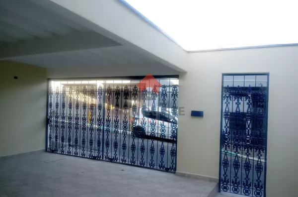 Casa para venda com  2 dormitórios, 2 vagas de garagem cobertas, próximo a metrô, na região da Vl Prudente em São Paulo