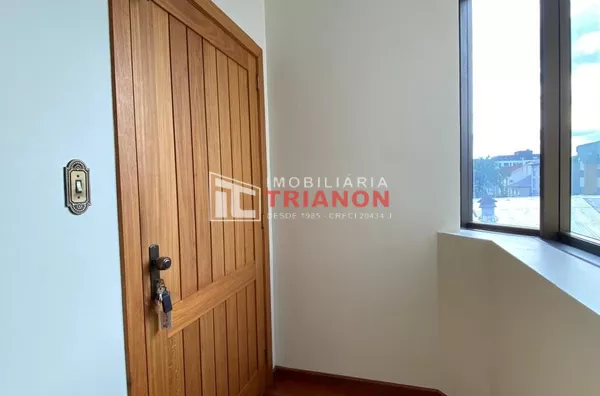 APARTAMENTO SEMIMOBILIADO CENTRAL DE 02 DORMITÓRIOS