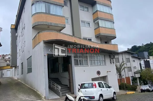 APARTAMENTO CENTRAL COM 03 DORMITÓRIOS - Foto 1