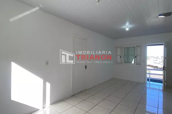 CASA COM 02 DORMITÓRIOS
