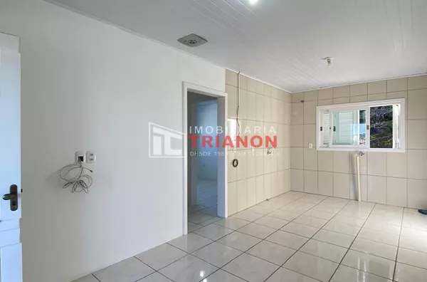 CASA COM 02 DORMITÓRIOS