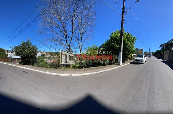 TERRENO CENTRAL COM DUAS FRENTES