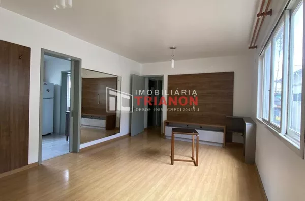 APARTAMENTO CENTRAL COM 02 DORMITÓRIOS
