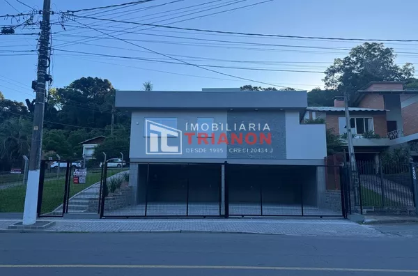 CASA GEMINADA SEMIMOBILIADA DE 02 DORMITÓRIOS