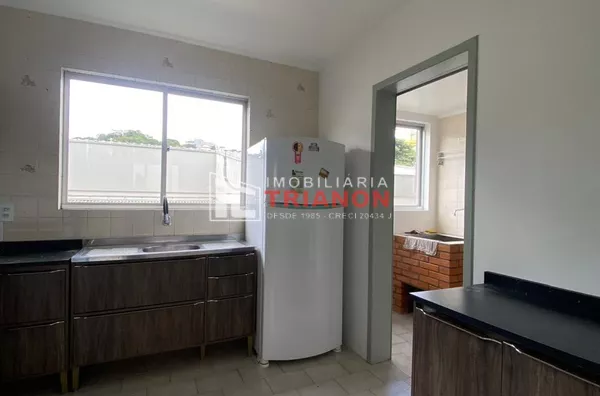 APARTAMENTO CENTRAL COM 02 DORMITÓRIOS