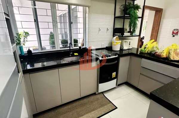 VENDE-SE CASA DE ALTO PADRÃO NO ALAGADO DE MANGUEIRINHA!