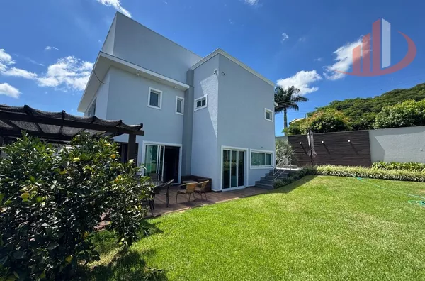 CASA COM 419m² NO BAIRRO PINHEIROS EM PATO BRANCO/PR