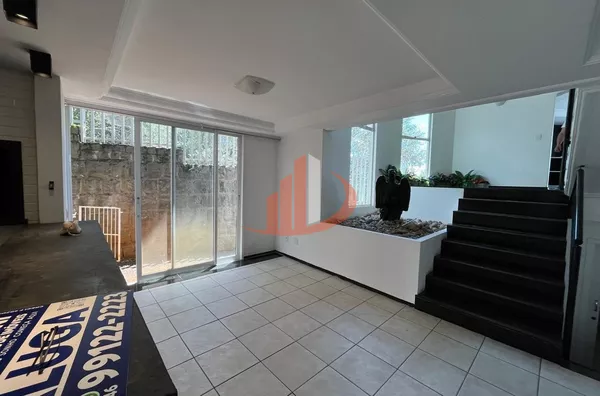 CASA ALTO PADRÃO PARA LOCAÇÃO RESIDENCIAl OU COMERCIAL EM ÓTIMA LOCALIZAÇÃO EM PATO BRANCO/PR