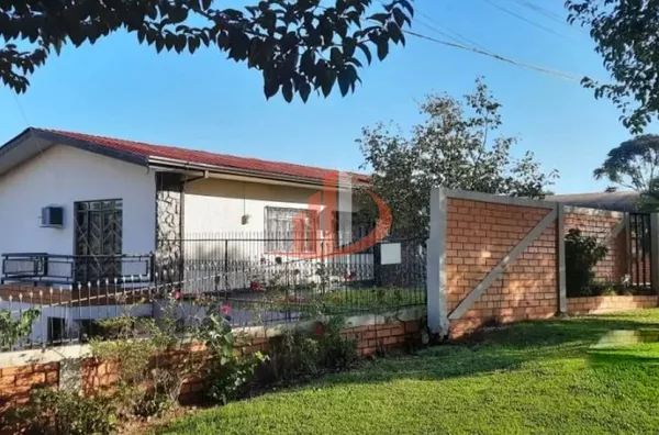 CASA COM ACONCHEGO DE UMA CHÁCARA A 3KM DO CENTRO