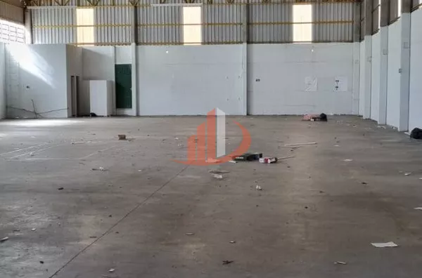 BARRACÃO COM 700m² PARA LOCAÇÃO EM PATO BRANCO/PR - Foto 7