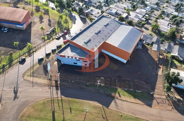 BARRACÃO COM 1700m² LOCALIZADO NA BR 158 EM PATO BRANCO-PR