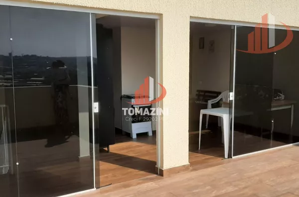 VENDE-SE SOBRADO NO BAIRRO FRARON!