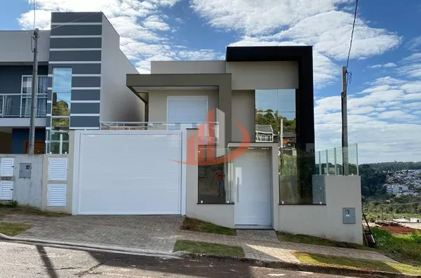 SOBRADO COM 167,44m² DE ÁREA CONSTRUÍDA NO BAIRRO SÃO FRANCISCO/PR