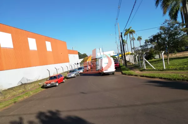 BARRACÃO COM 1700m² LOCALIZADO NA BR 158 EM PATO BRANCO-PR - Foto 4