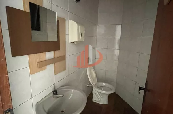 SALA COMERCIAL COM 180m² NO CENTRO DE PATO BRANCO PARA LOCAÇÃO