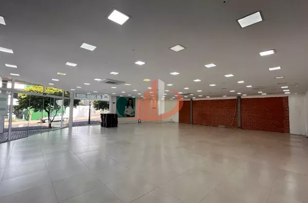 SALA COMERCIAL COM 380m² PARA LOCAÇÃO EM PATO BRANCO/PR
