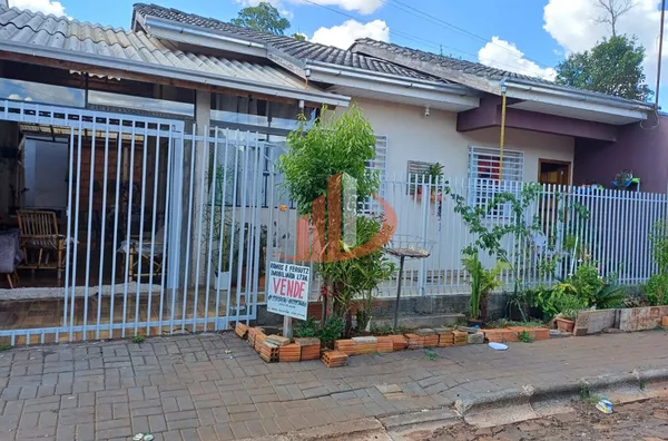 CASA À VENDA COM 100m² EM VITORINO/PR