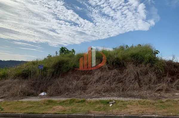 TERRENO COM 672m² NO BAIRRO FRARON EM PATO BRANCO/PR