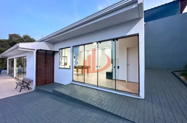 CASA ALTO PADRÃO COM 239m² À VENDA NO BAIRRO CRISTO REI EM PATO BRANCO/PR
