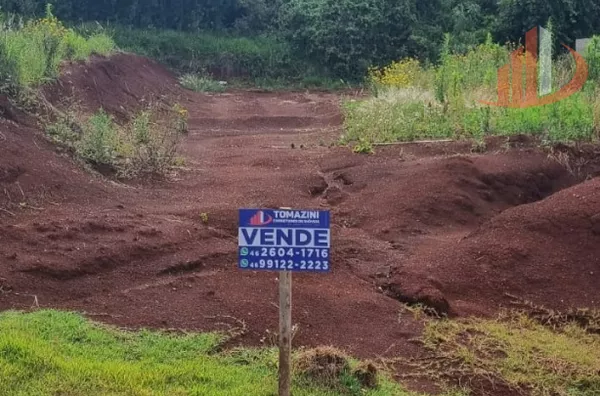 TERRENO COM 450m²  NO BAIRRO PARQUE DO SOM EM PATO BRANCO/PR